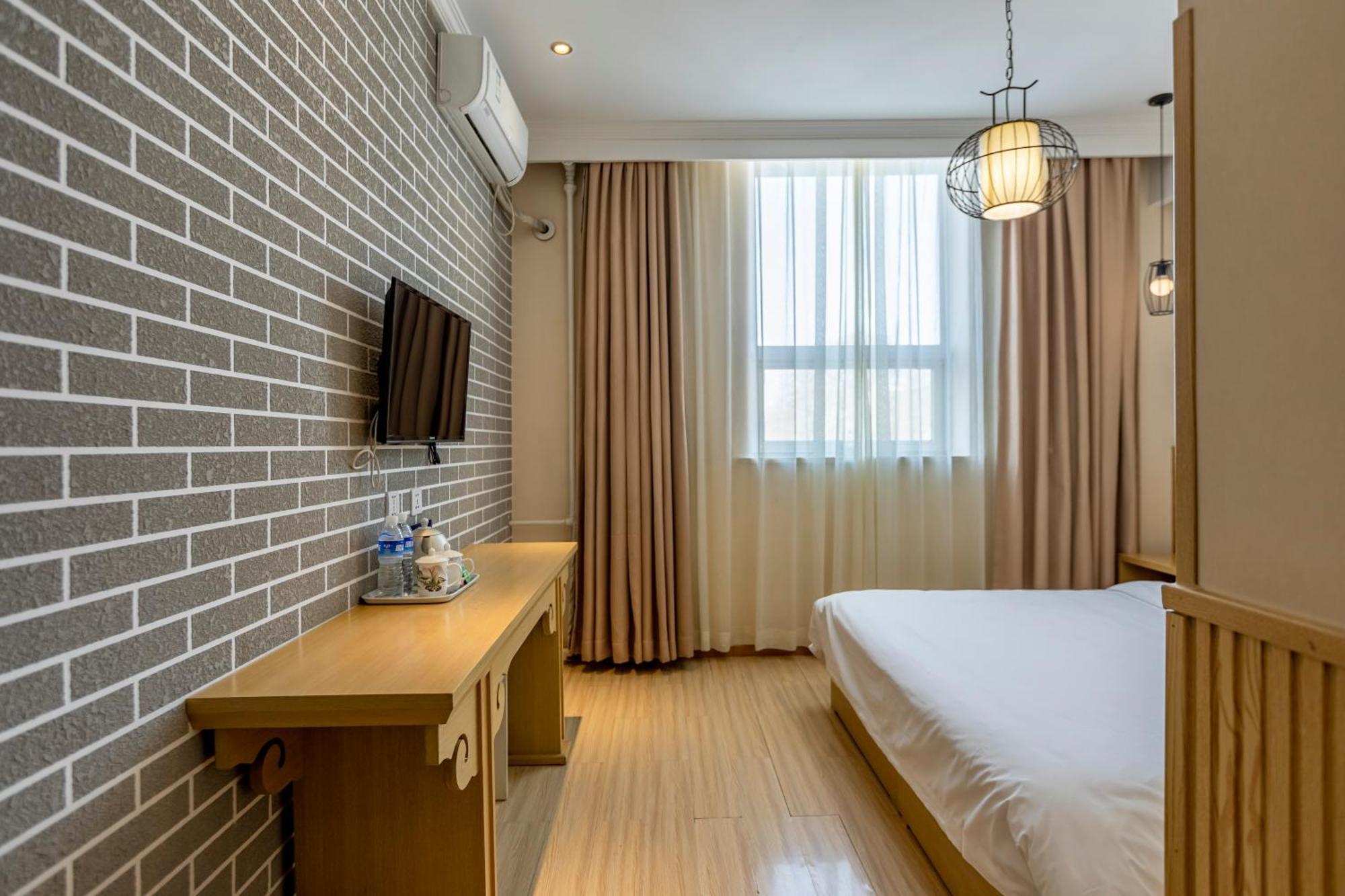 Happy Dragon Alley Hotel-In The City Center With Big Window&Free Coffe, Fluent English Speaking,Tourist Attractions Ticket Service&Food Recommendation,Near Tian Anmen Forbiddencity,Near Lama Temple,Easy To Walk To Nanluoalley&Shichahai Beijing Bagian luar foto